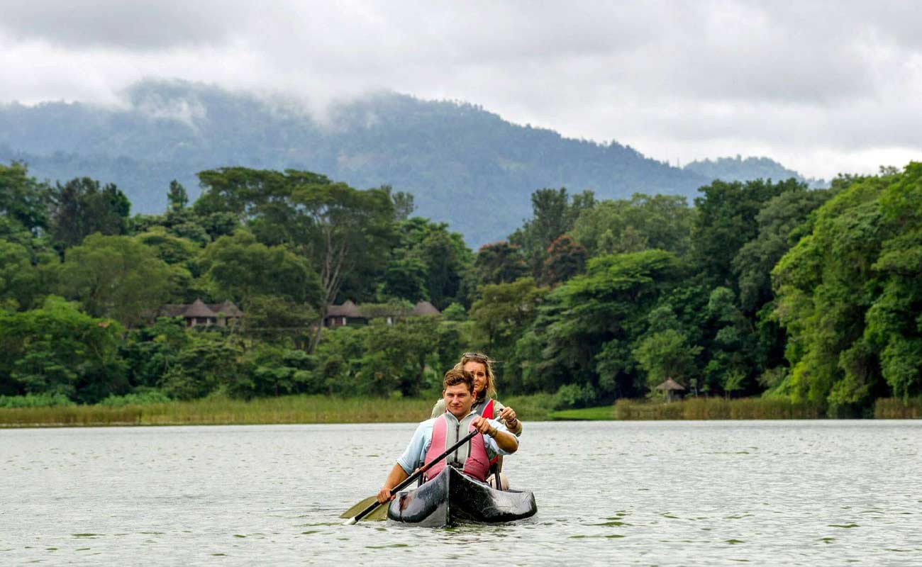 lake Duluti canoeing tour