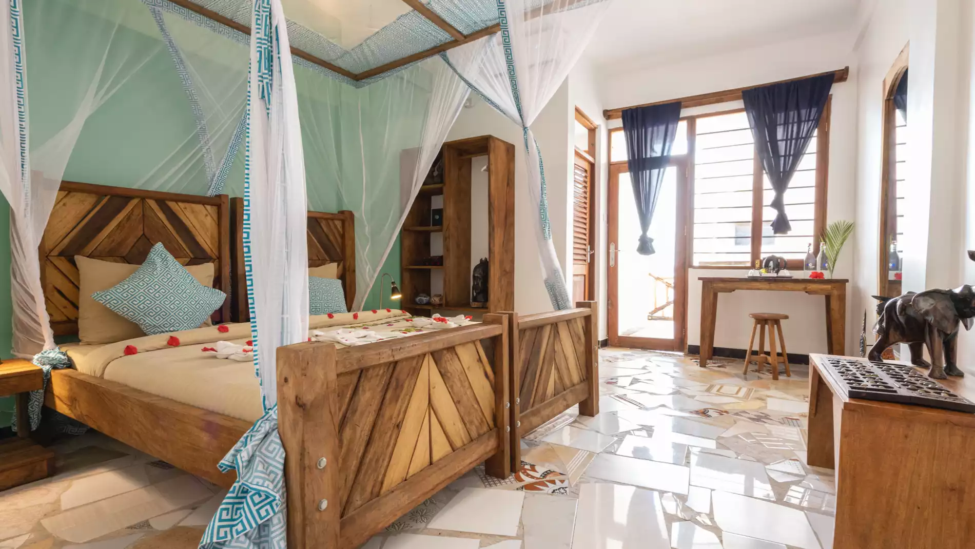 Beach Safari - Accommodation Detail - Paradise Beach Resort - Image Gallery 10