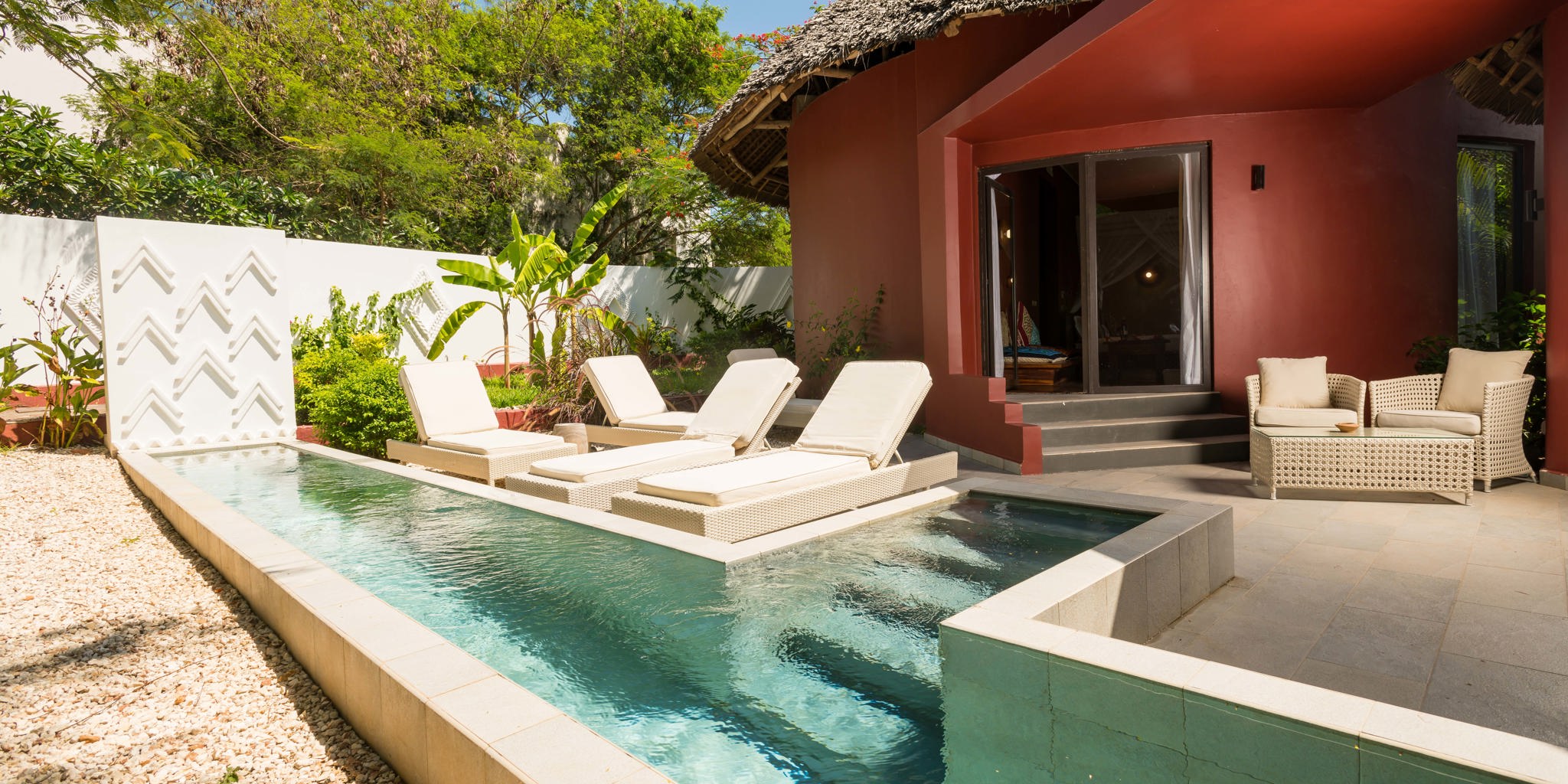 gold-zanzibar-pool-details-tanzania-yellow-zebra-safaris