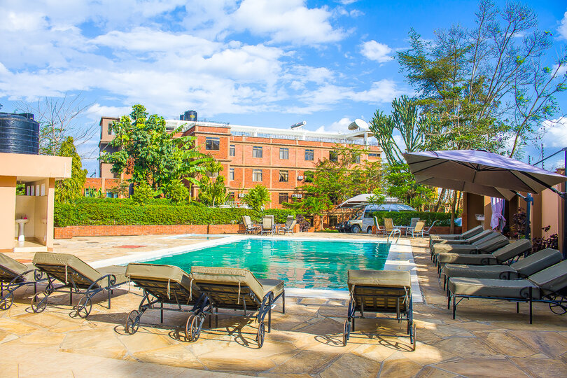 summit_lodge_pool_2