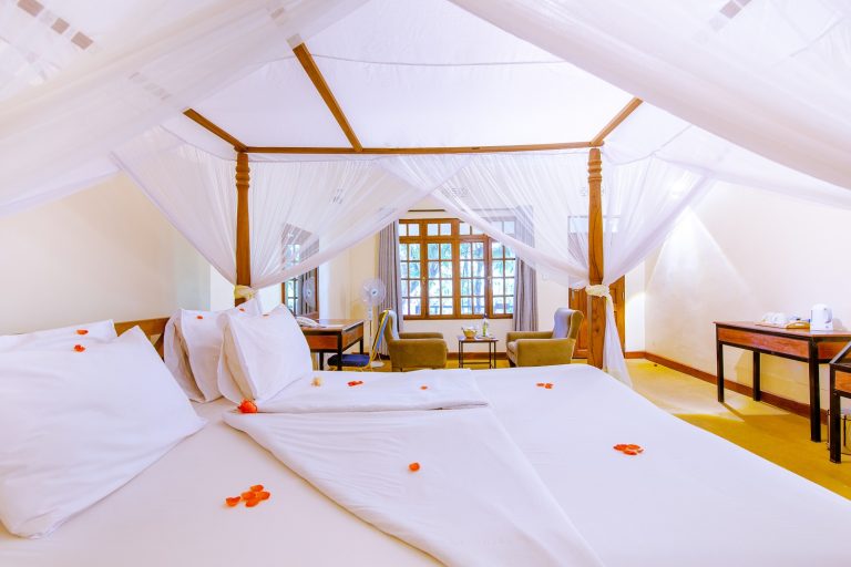 Eileen Tree Inn room 2